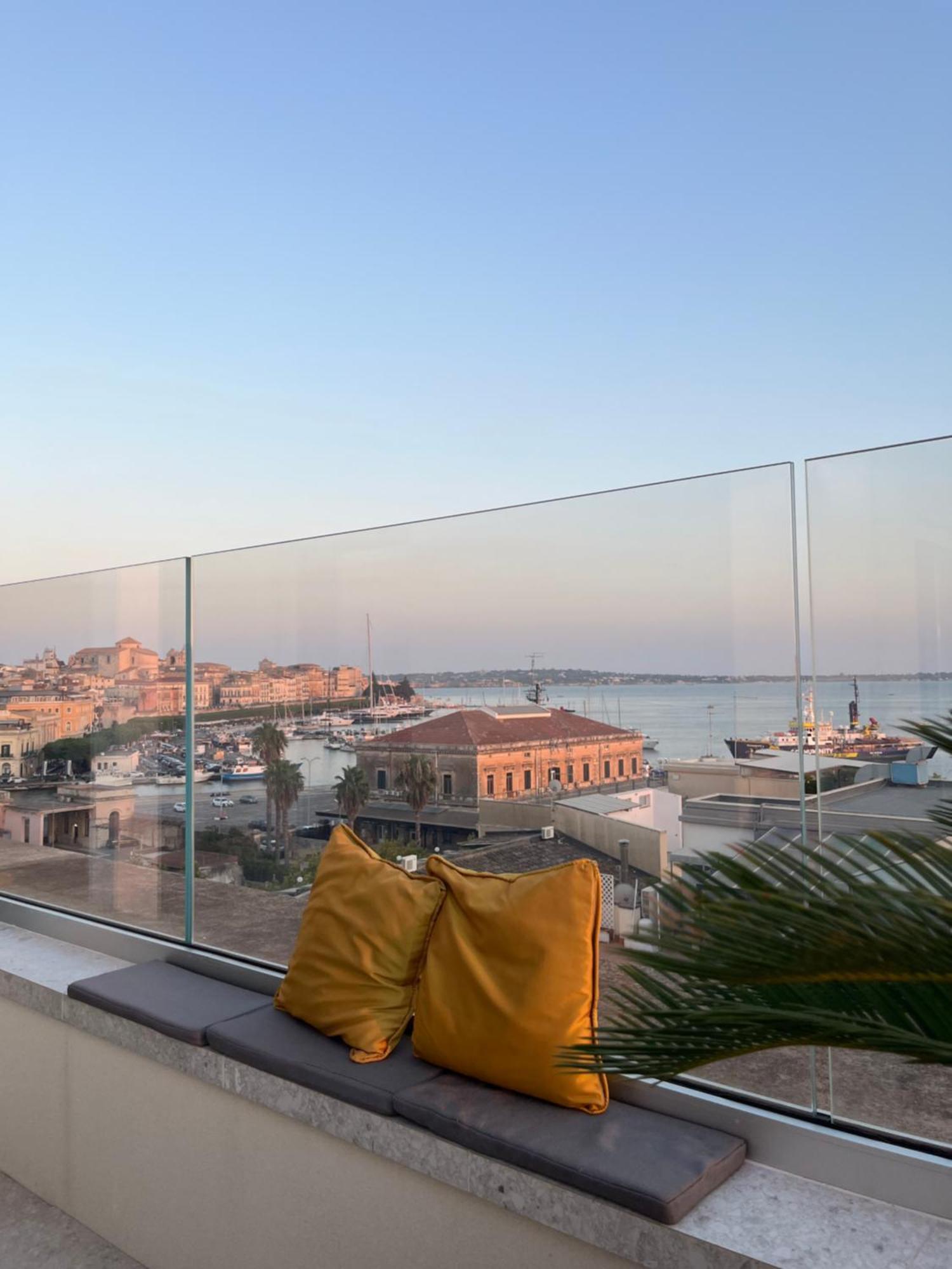La Terrazza Sul Porto Bed & Breakfast Syracuse Exterior photo