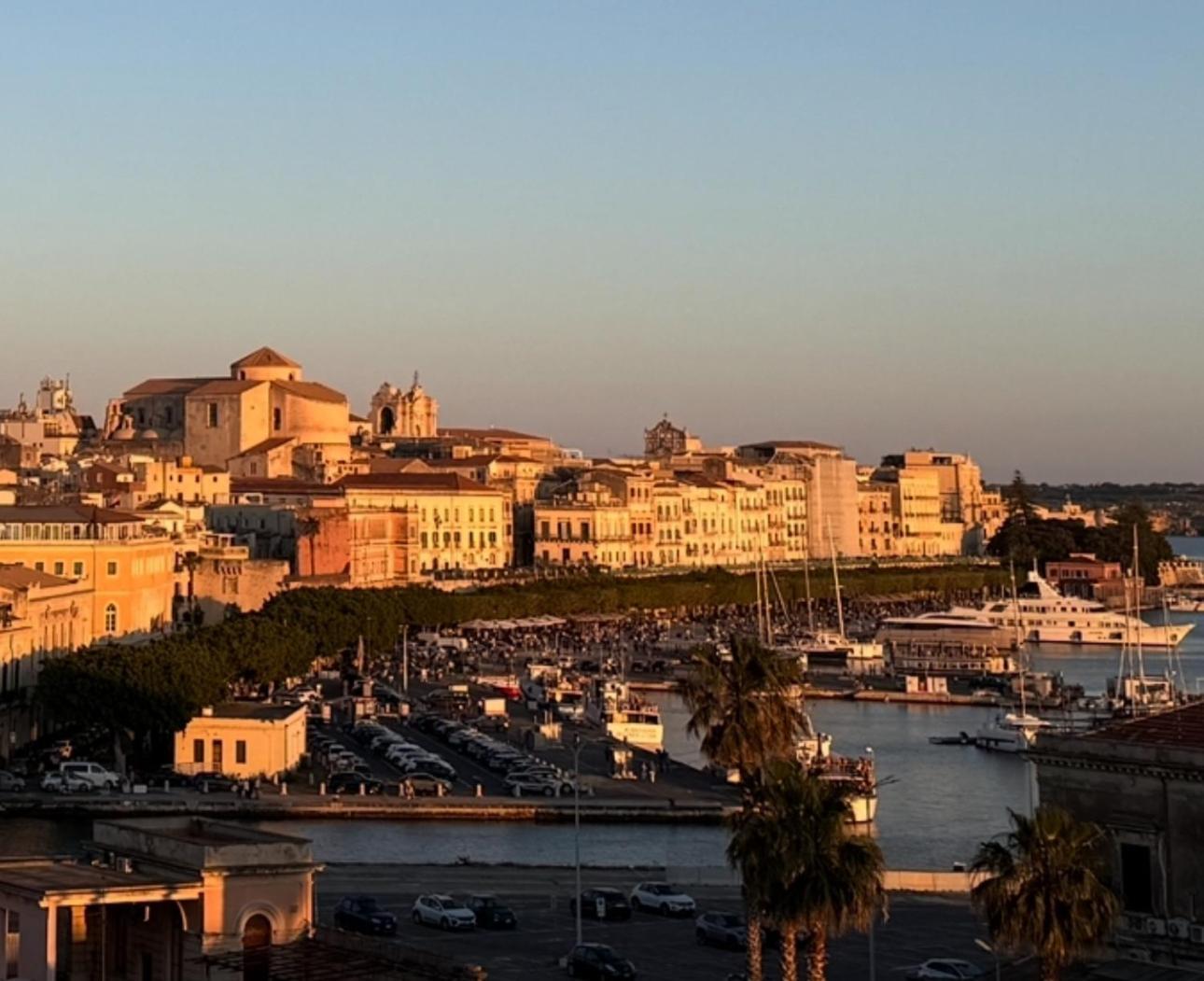 La Terrazza Sul Porto Bed & Breakfast Syracuse Exterior photo